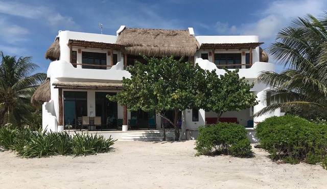 Spacious Luxury 4 Bedroom Home on Private Beach