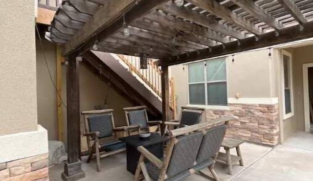 Spacious, private guest suite. Accommodates 4!