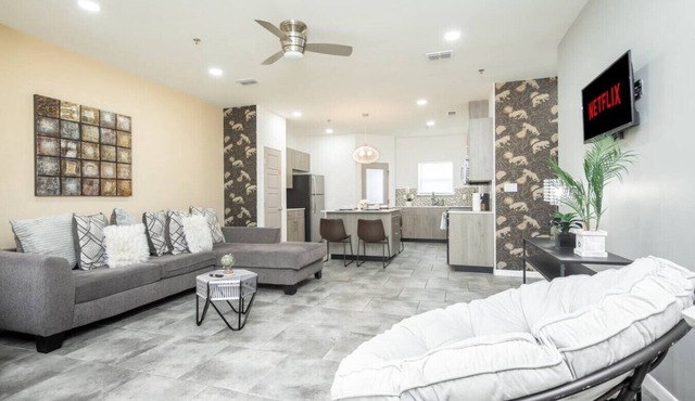 ✅ Spacious Quiet Luxury Home Fast WiFi King Beds ✅