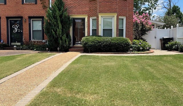 Spacious Townhome with Four Seasons Room in Decatur
