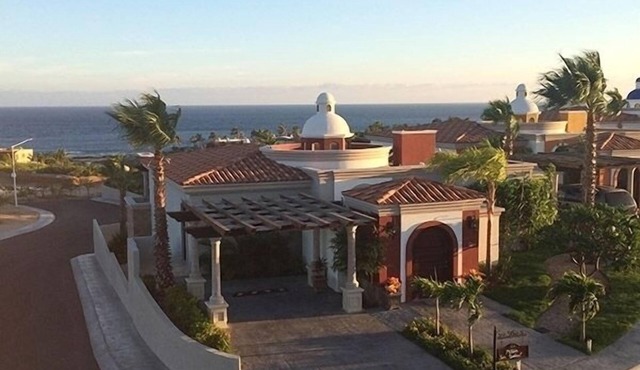 Spectacular Ocean View 3 Bedroom Villa, Hotub, Pool, Grill, Firepit.