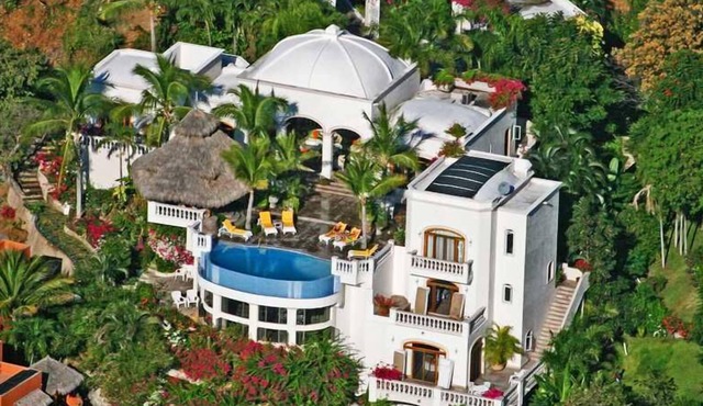 Spectacular, Private Beach, Chef included