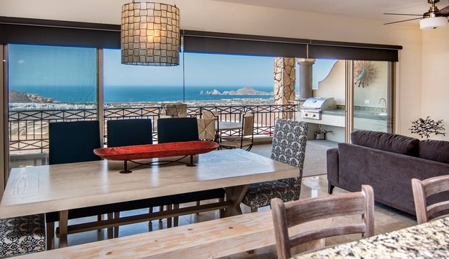Spectacular View and Luxury Condo - Pet Friendly - Weekly & Monthly discounts