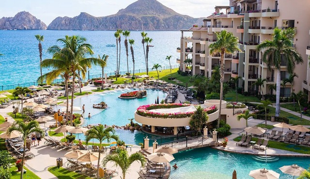 Spend Thanksgiving in Luxury: 3Bd Presidential Penthouse on Cabo's Medano Beach in Los Cabos