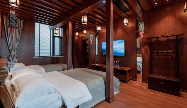 Spirited Silky Inn