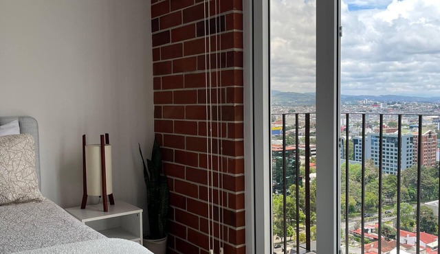 Studio apartment in Zone 10!
