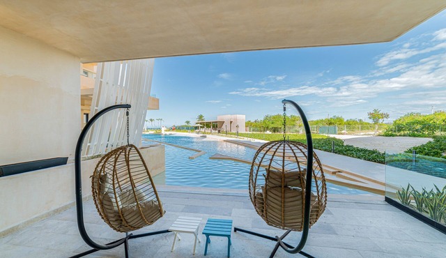 Stunning oceanfront retreat perfect for families