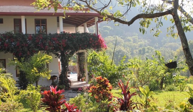 Stunning Up-Scale Villa With Pool, 5-Bedroom, 3-Story, Lush Gardens, Paradise!