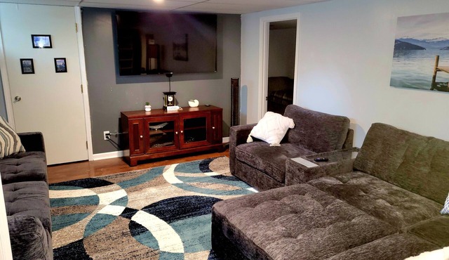 Stylish, Modern & Cozy Garden Apartment near Chicago in Beecher