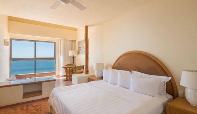 Stylish Studio Escape in Los Cabos
