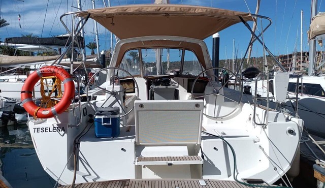 Sun-Kissed Sailing in Mar de Cortez: A Baja California Sur Beach Experience
