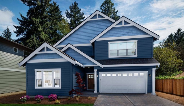 Superb New Construction, Pet Friendly, Hot Tub, Ping Pong, Near TopGolf, Under 15 Miles to Portland in Aloha