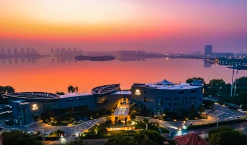 Suzhou Breeze&Moon Hotel