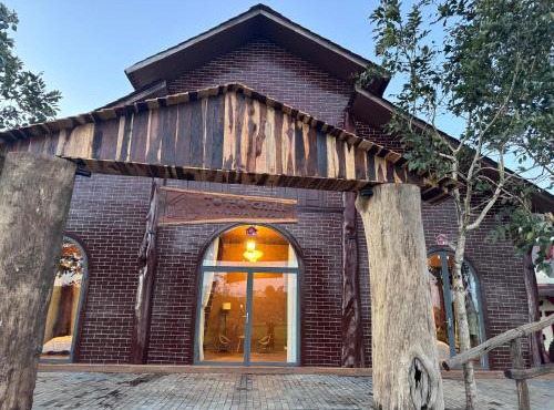 Tờ Hờ Chill Homestay & Cafe