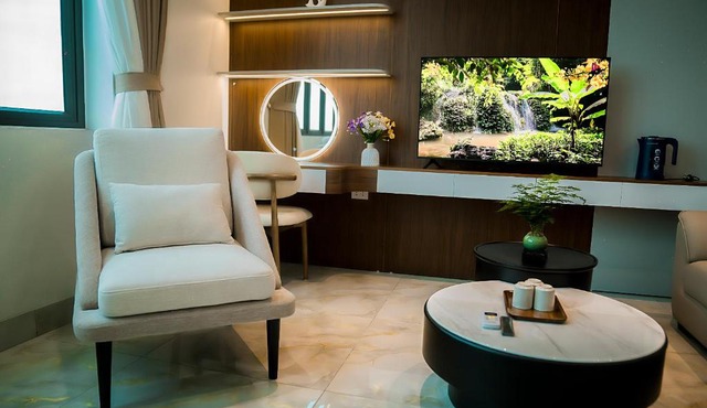 T&T Luxury Hotel Đồi Ngô