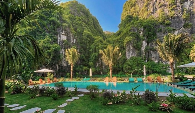 Tam Coc Aurora Valley