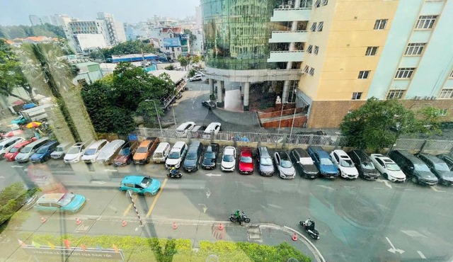 Tan Son Nhat Sky Center Apartment