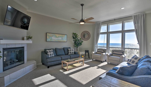 Terramar Beach & Pool Access: West Galveston Home! in Galveston
