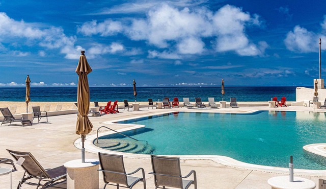 Terrasol Oceanview Condo, Beachfront Pools & Gym