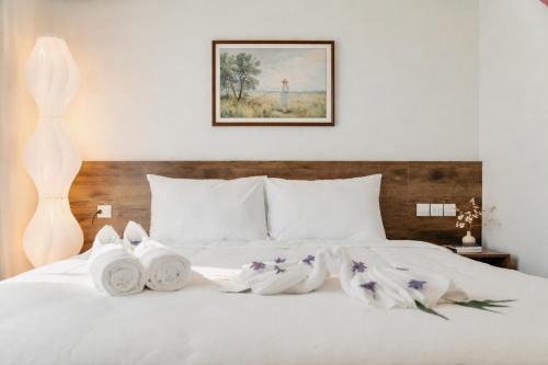 The Happy Marina Retreat Hotel