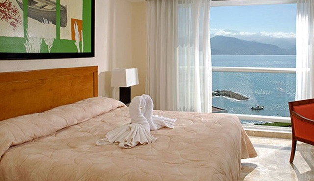 THE MAYAN PALACE BEDROOM SUITE - Vidanta!