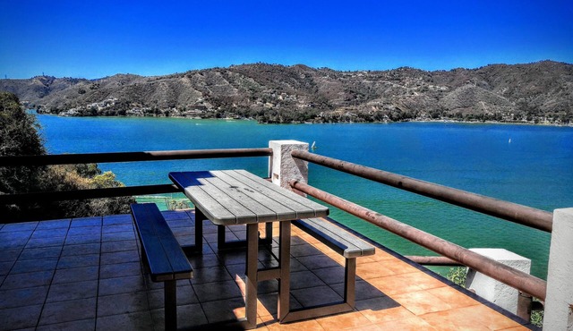 Totally private house, located over the lake that offers unbeatable views