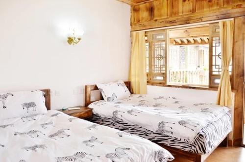 Tourist Courtyard Hotel in Jianchuan