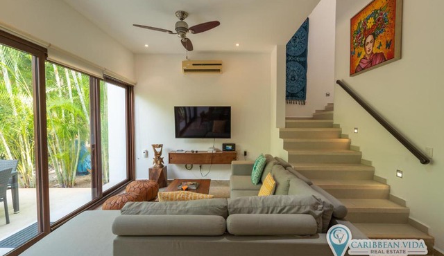 Townhome with private Rooftop & Jacuzzi - Beach across street