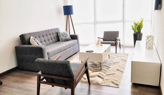 Two Beautiful 1 BR apts, 2 floors apart HS WiFi, full amenities!