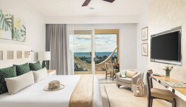 Ultimate Garza Blanca Resort & Spa, 1 bdrm studio, luxurious amenities await!