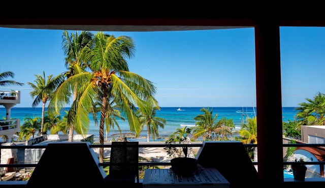 Unbeatable Oceanfront/Beachfront Location 2 Bedrooms Villa Snorkeling Paradise