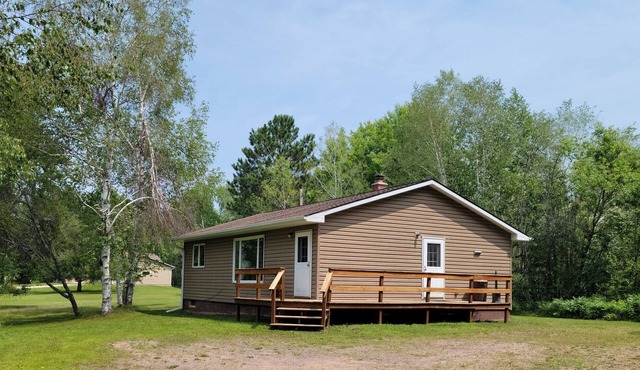 Updated. Direct access to snowmobile/ORV trail. Short walk to store, bars/cafe' in Bruce Crossing