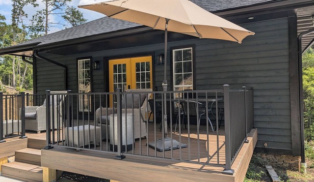 Upscale 2 Bed/2.5 Bath w/Lighted Pickleball Court&Fiber Internet near the Dragon in Maryville