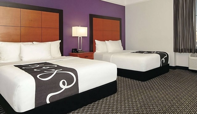 Vacation Day Is Always A Great Idea! 3 Relaxing Units Near Ontario Town Square in Ontario