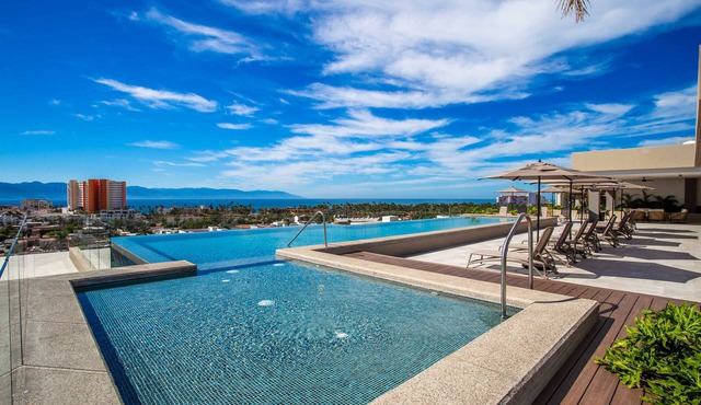 Versalles Retreat | Modern 2-BR w/Gym & BBQ