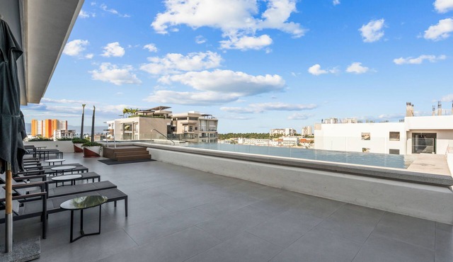 Villa Borghese Roma · Condo in Trendy Versailles