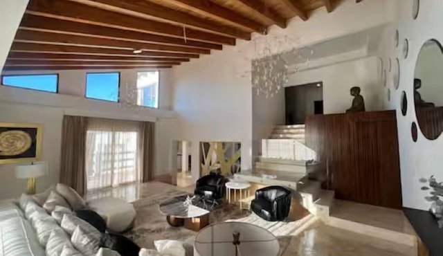 VILLA CASA BLANCA