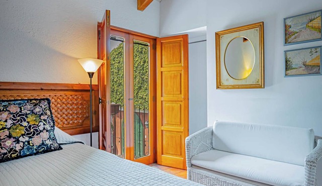 Villa Cleotilde, El Solar Apartments, excellent location in Antigua