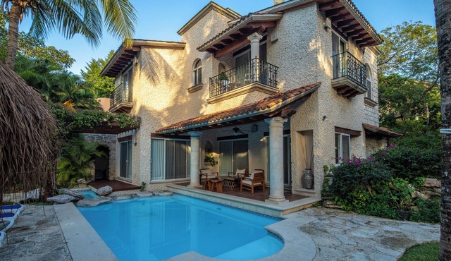 Villa Coral - Playacar Private Pool Villa - Walk to Beach - 4BR Sleeps 8