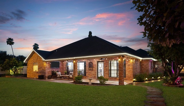 Villa Mani ‒ Comfortable McAllen Retreat for Professionals & Families