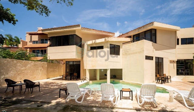 Villa Mara great to 18 people