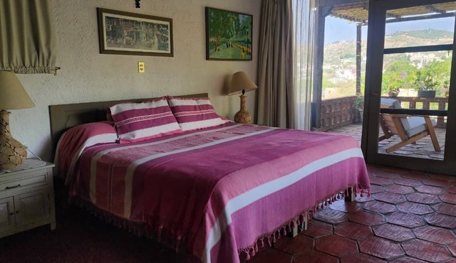 Villa Oaxaca, stately residence, 6 bedrooms, swimming pool and large gardens