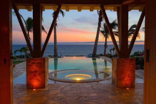 Villa Piedra Blanca by Cabo Villas
