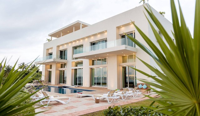 Villa Punta Sam - 6 BR Beachfront Villa, Cancun