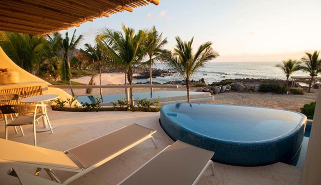 Villa with jacuzzi and ocean views