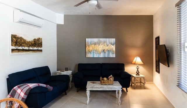Villas Escondido, Villa #1 one Bed. Suite Only 3 km-2ml to beach and shopping.