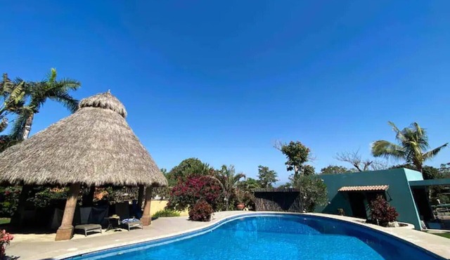 Villas Escondido Villa# 4 One Bed. Suite Only 3km.-2ml. to beach and shopping