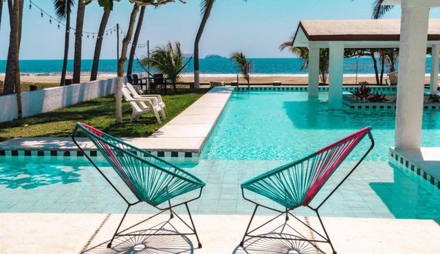 Villas Malaki, tu casa frente al mar en Zihuatanejo