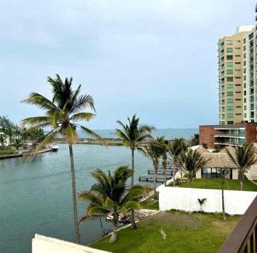 Vista al mar, Alberca, Netflix, Playa - Facturamos