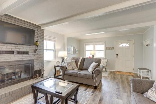 Walkable & Updated Nevada Home: Family Friendly! in Nevada